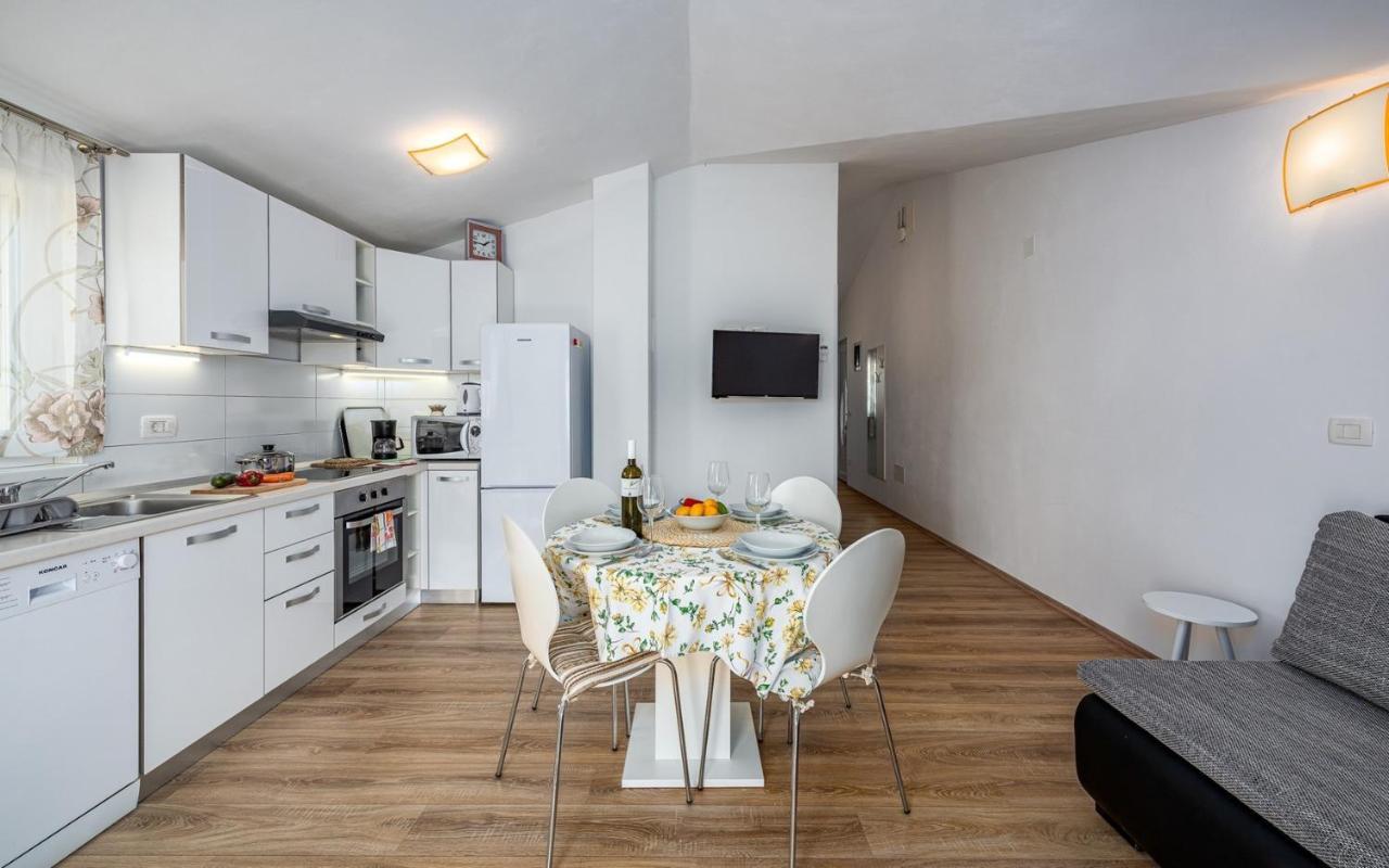 Apartment Kraljevic Умаг Екстериор снимка